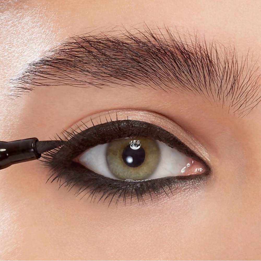 CHICA BEAUTY Precision Black Eyeliner In Mirame Matte Black